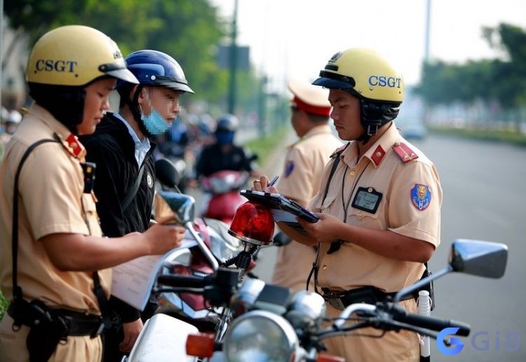 Mơ thấy công an giao thông cảnh báo bạn là lời nhắc nhở rằng đôi khi bạn cần phải lắng nghe trực giác của mình